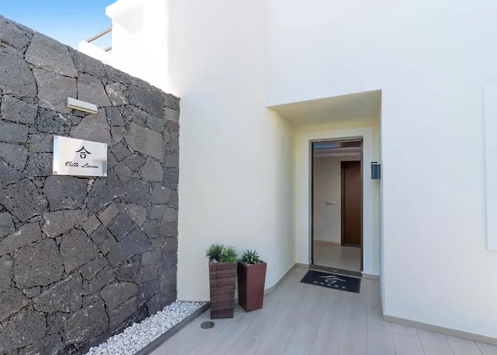 Villa Lorena By *